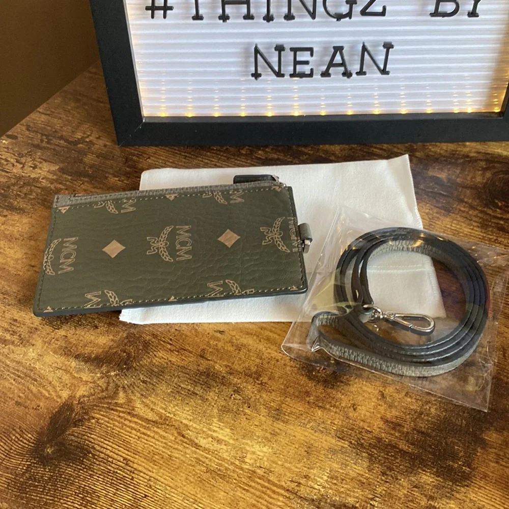 New MCM Sea Turtle Neck Strap/Lanyard - Picture 3 of 6